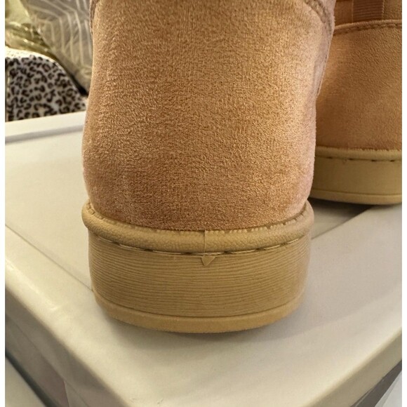 NEW SO Pink Lupita Short Boots Sz 8.5 Women Cozy Comfy Warm Outside - Picture 9 of 13